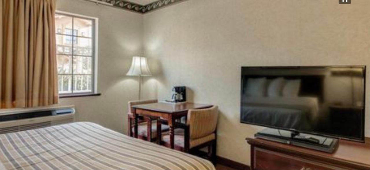 Econo Lodge Inn & Suites เอลปาโซ ภายนอก รูปภาพ