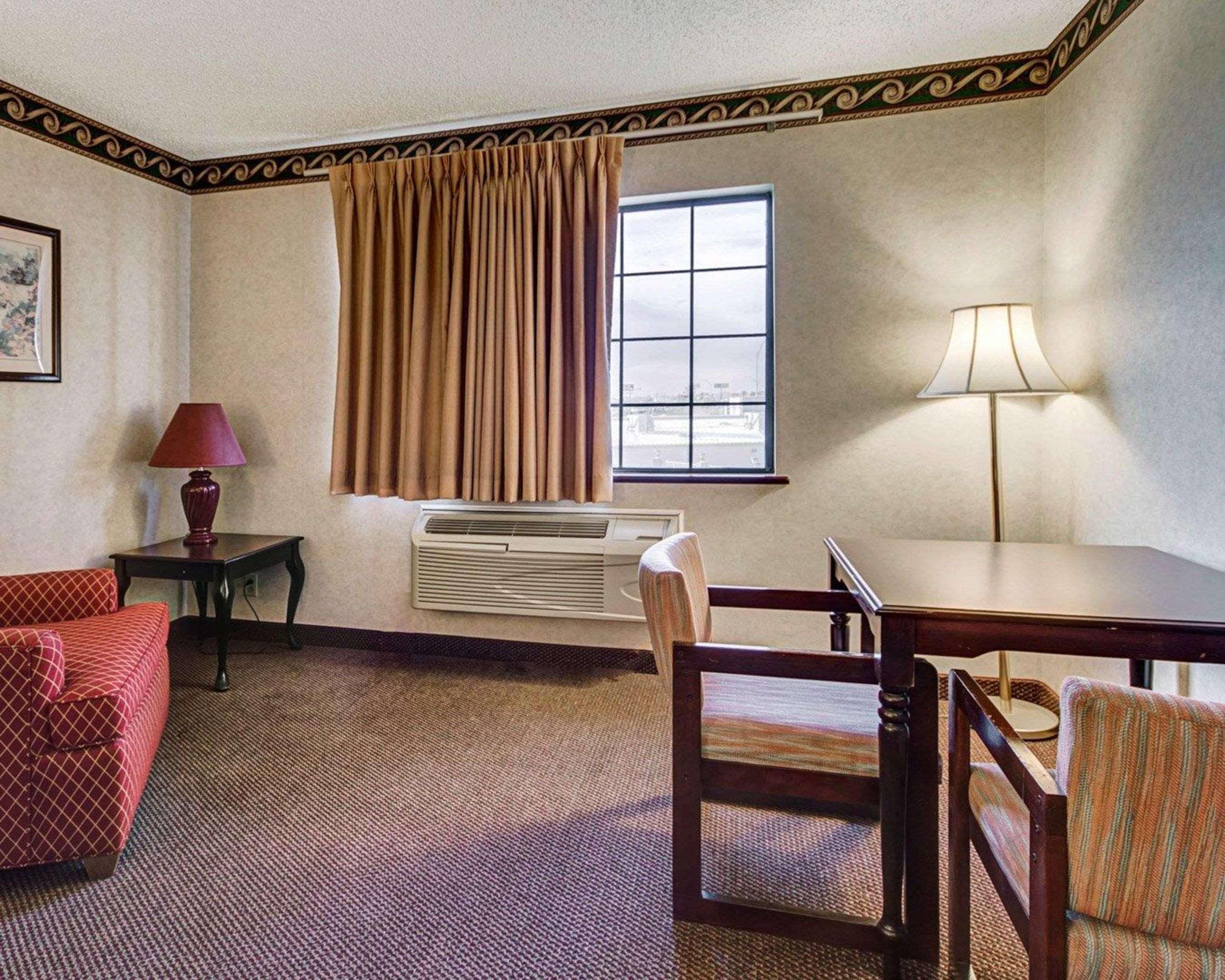 Econo Lodge Inn & Suites เอลปาโซ ภายนอก รูปภาพ